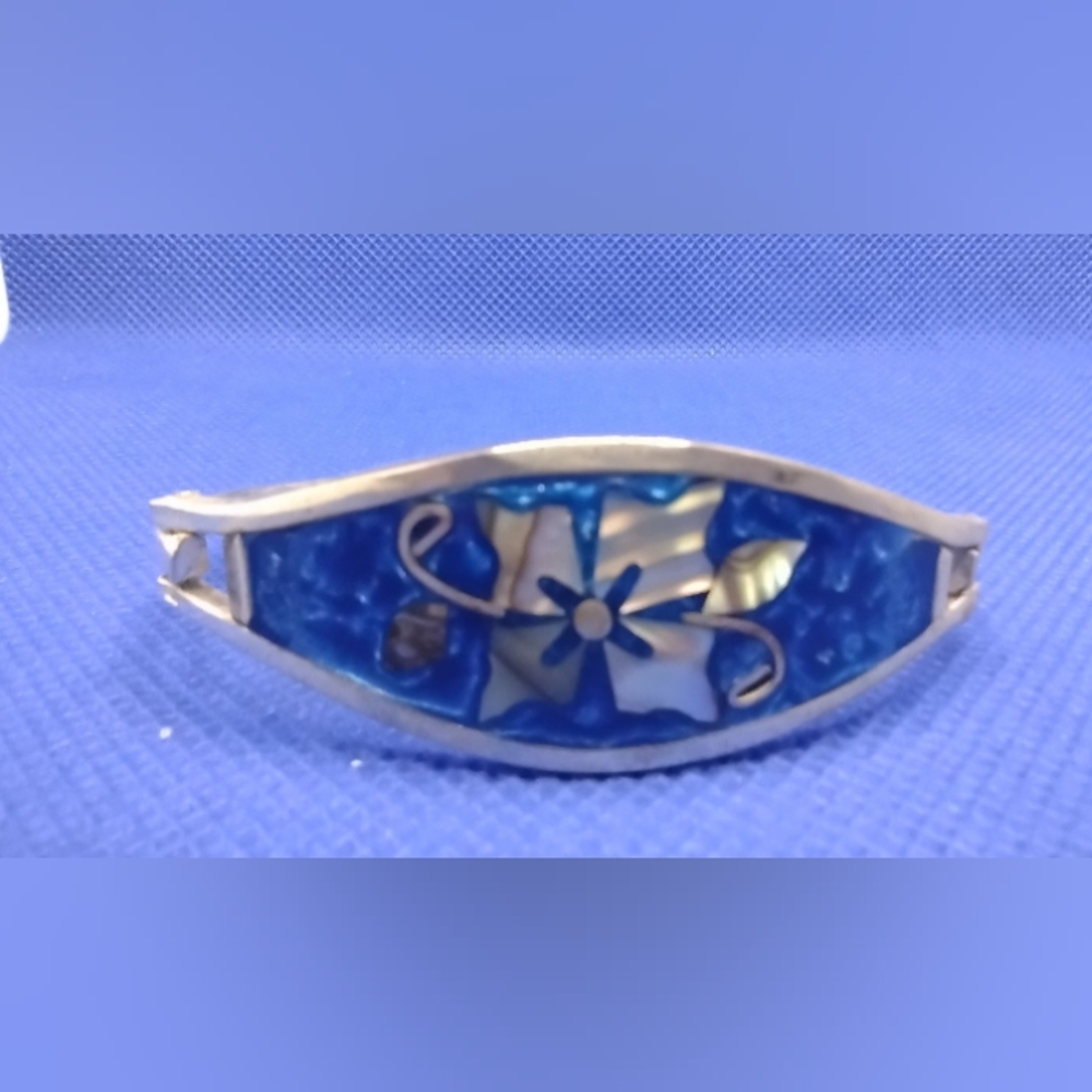 Silver Mexican bracelet with blue and white details